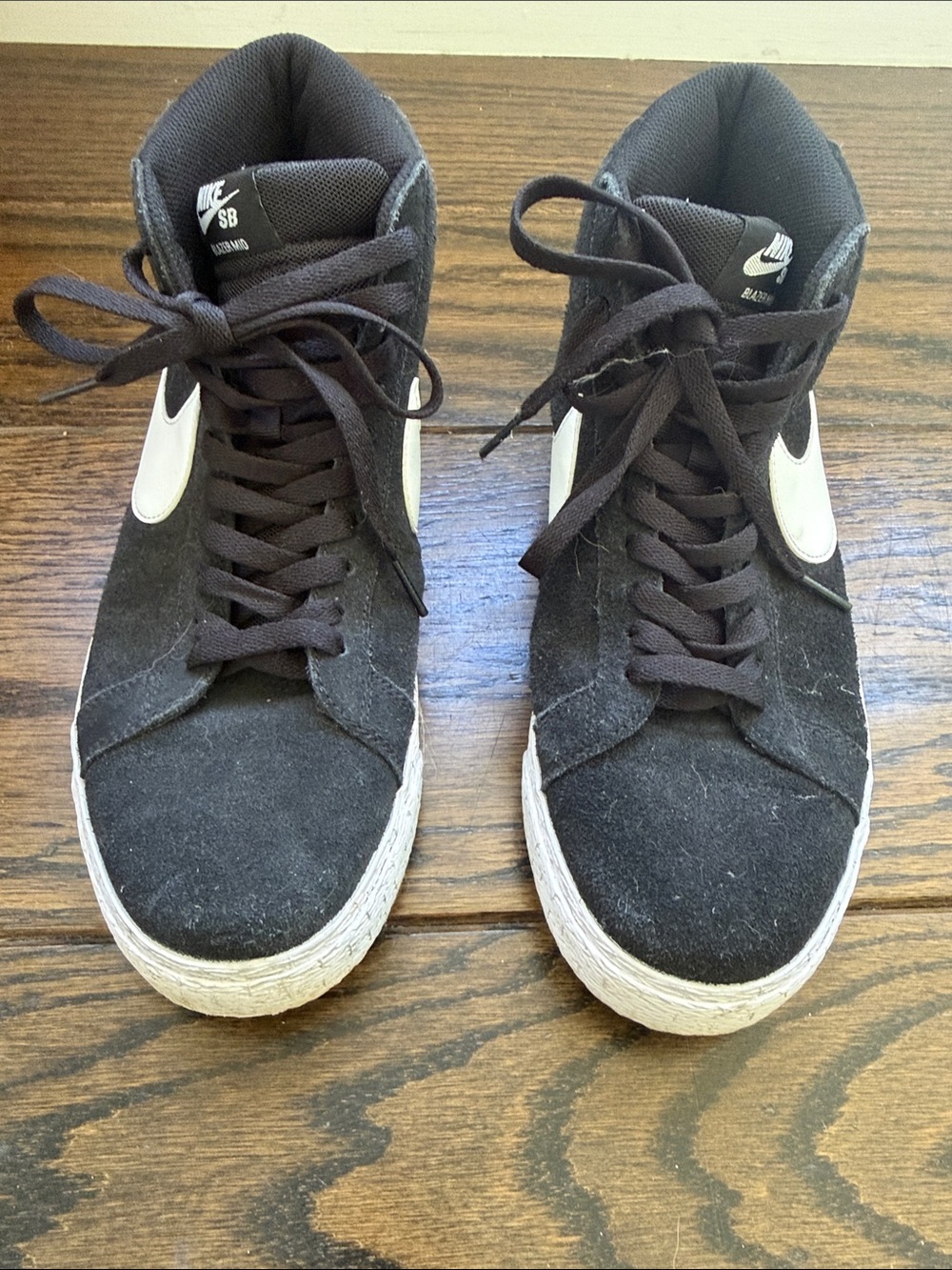 Nike Men’s Black High-mid - SB Sneakers with White Swoosh